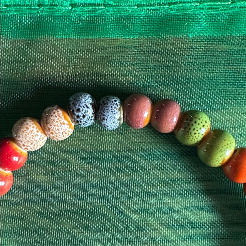 🌈 Ceramic bead stretch bracelet from Italy. - Picture 3 of 4